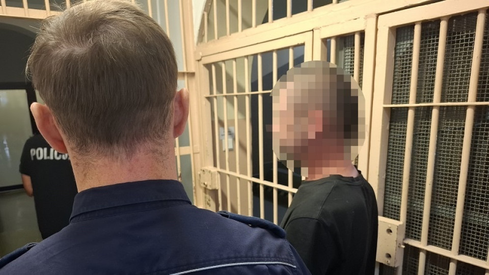 08:36 Policjanci z Łeby i Lęborka zatrzymali czterech poszukiwanych mężczyzn