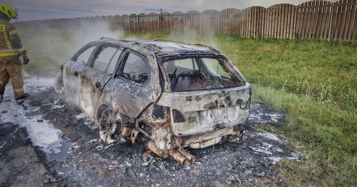 •08:58 Pszczółki: Pożar samochodu na A1 w Rębielczu