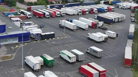 Na parkingu naliczył ponad 60 tirów. "Niektórzy stoją nawet kilka dni"