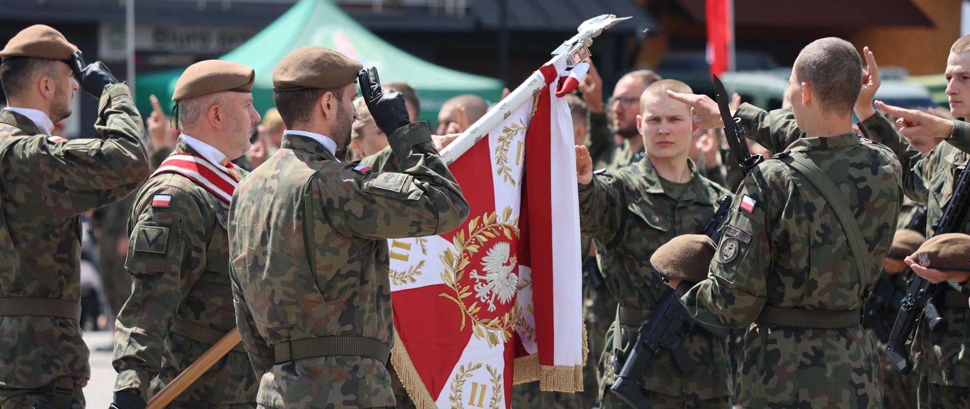 Przysięga wojskowa w ramach Wakacji z WOT w Skale