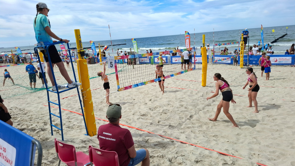 12:07 W Kołobrzegu trwa finał Ogólnopolskich Mistrzostw w Minisiatkówce Plażowej