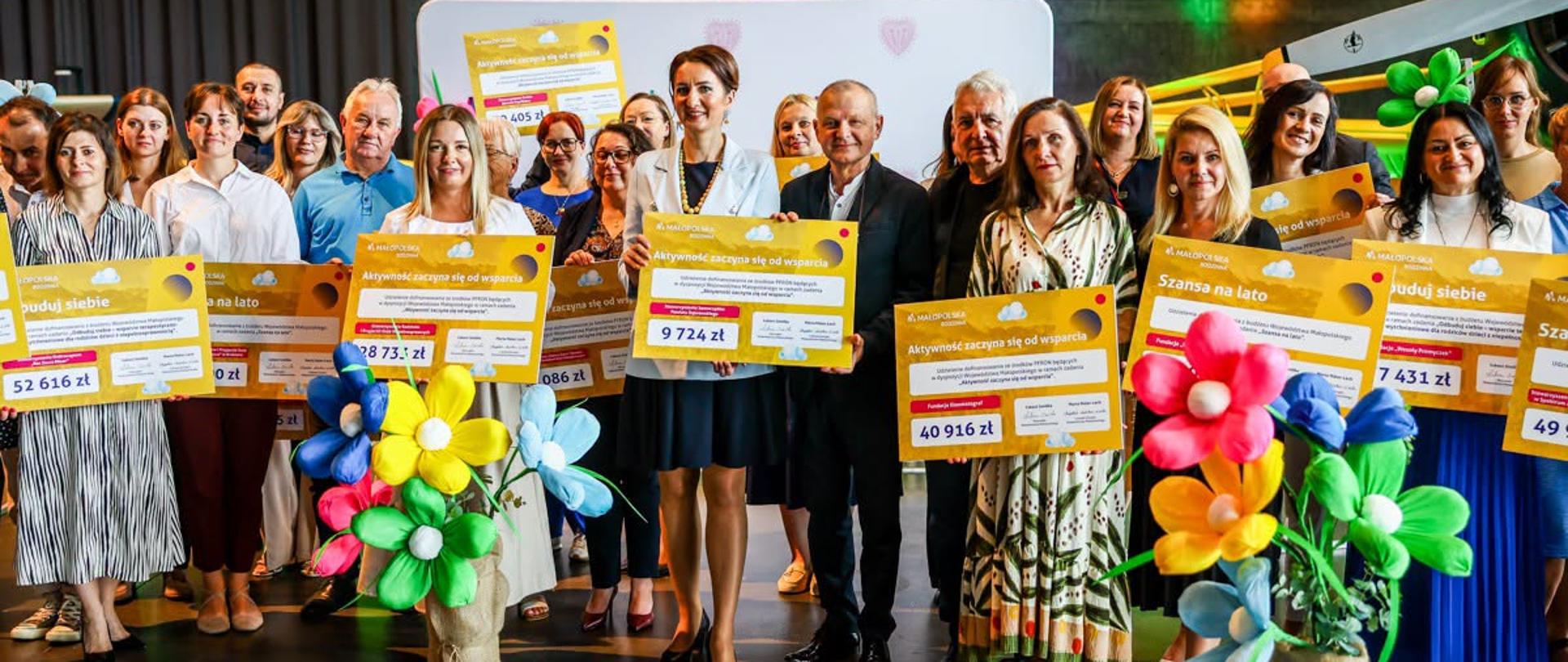 Stowarzyszenie Samorządów Powiatu Dąbrowskiego z dofinansowaniem na projekt „Niezwykła moc zwykłego czytania”