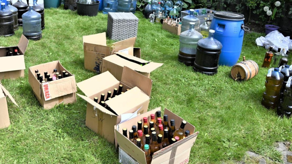 14:23 Nielegalna wytwórnia alkoholu w powiecie słupskim. Na gorącym uczynku złapano żołnierza