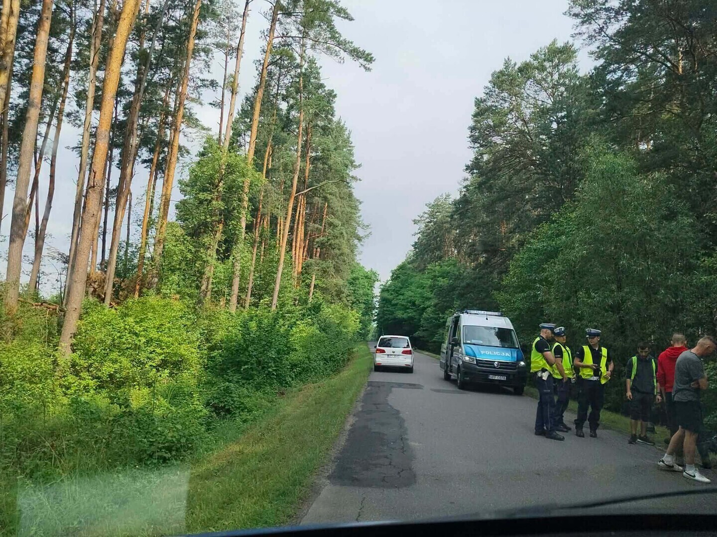 16-latka straciła panowanie nad hulajnogą. Lądował śmigłowiec LPR