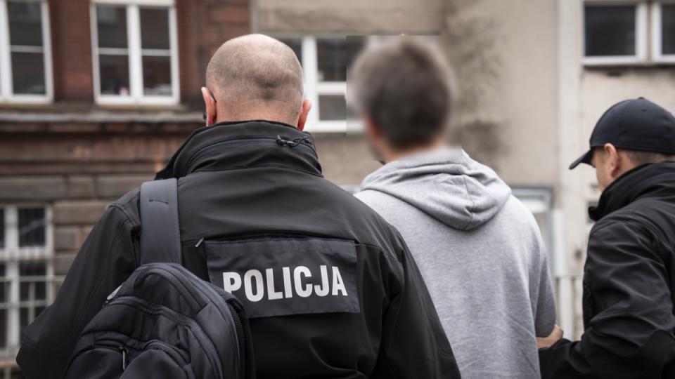 18:14 Po 15 latach rozwiązano sprawę zabójstwa 13-letniej Izy z Gdyni