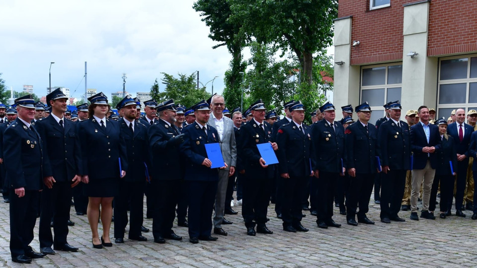 19:18 Ponad 5 mln zł dla OSP z Pomorza Zachodniego. Strażacy kupią sprzęt i wyremontują remizy