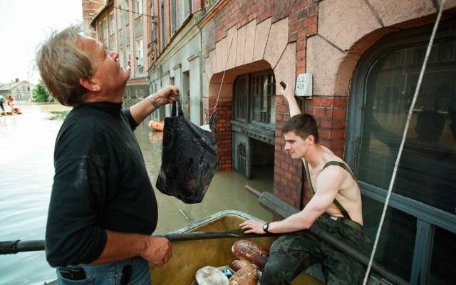 29. rocznica kataklizmu: Siedzieli na dachach, tuląc się do kominów. Reportaż z piekła z 11 lipca 1997 roku