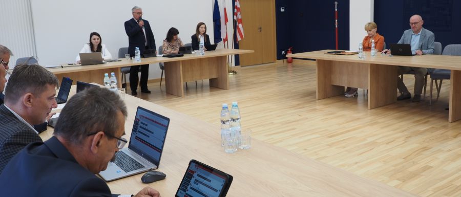 3 miliony złotych z budżetu państwa dla bielskich strażaków. Z sesji rady powiatu