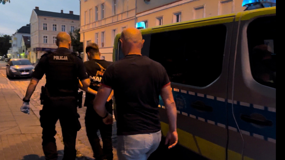 3 sierpnia 2026, 08:05 SŁUPSK Nietrzeźwy 17-latek staranował sześć aut w centrum Słupska