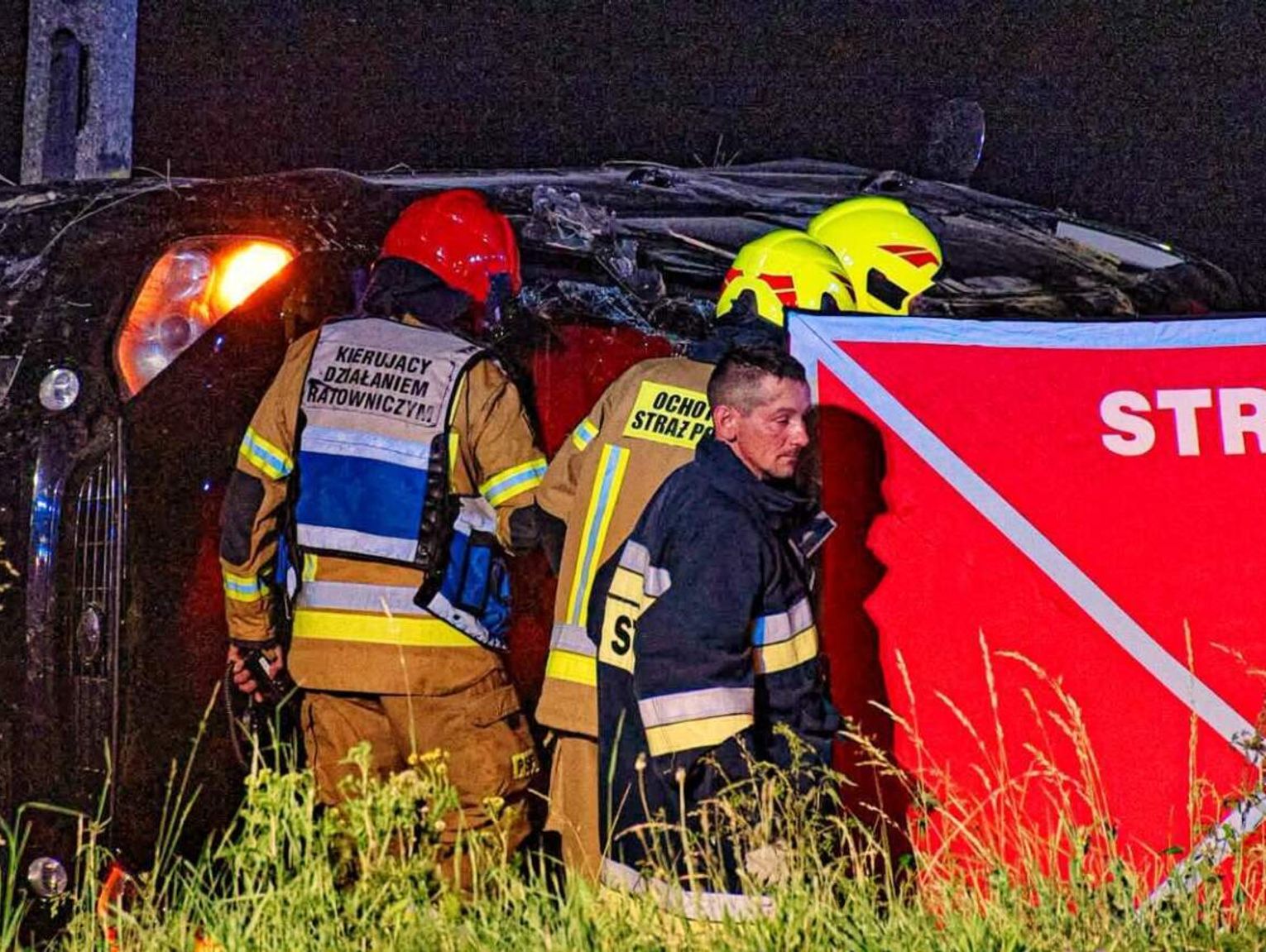 36-latek zginął na miejscu. Uderzył w przyczepę rolniczą