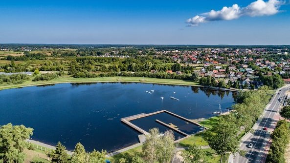5 zł za godzinę nad wasilkowskim zalewem. Czy wysokie stawki odstraszyły plażowiczów?