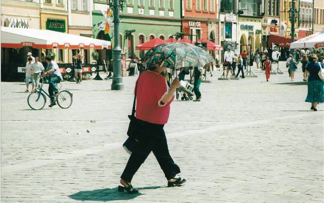 50 wyjątkowych zdjęć Wrocławia z lat 90. Czysta, reporterska robota. Spójrzcie tylko jak wtedy wyglądało miasto