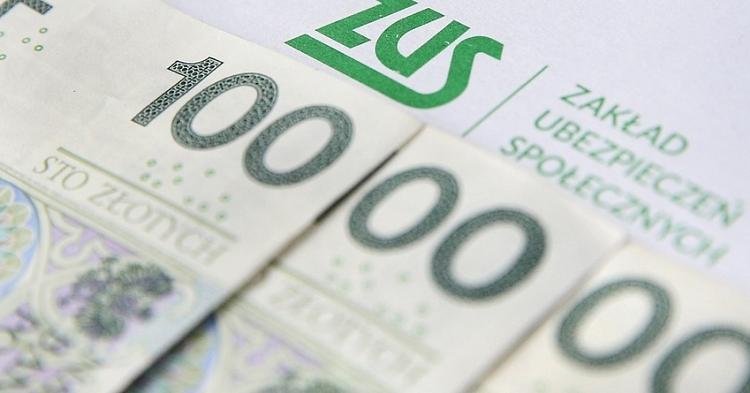 54 stulatków otrzymuje świadczenie honorowe z płockiego ZUS