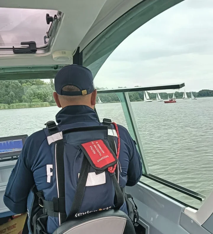 6 lipca 2026Na Gople nie było przypadków - policjanci sprawdzili łodzie i sterników