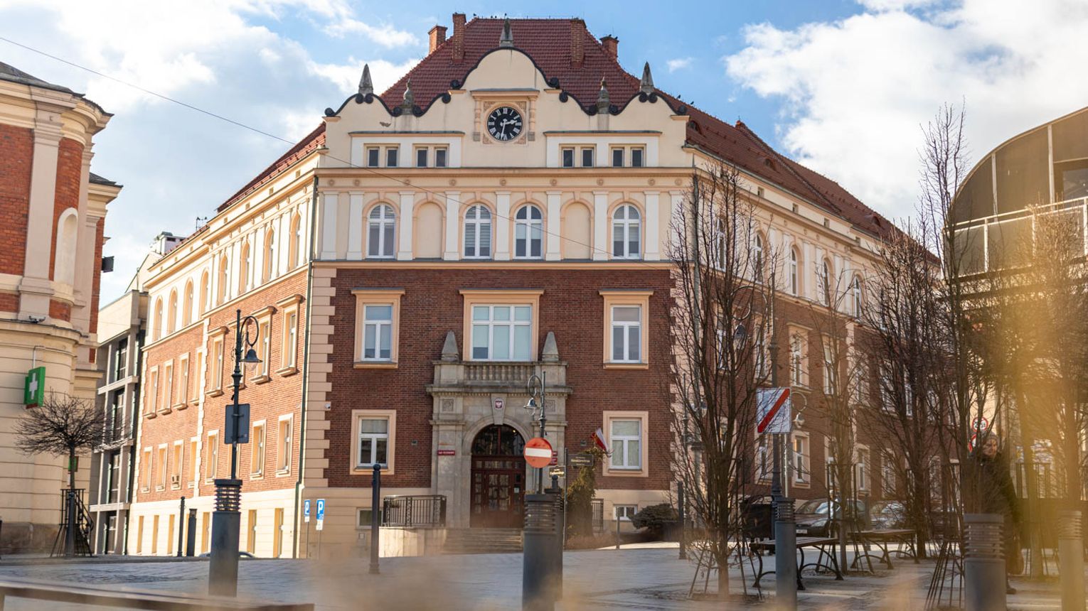 7 lat więzienia. Sąd w Krośnie skazał 55-latka za wieloletnie wyłudzanie odszkodowań