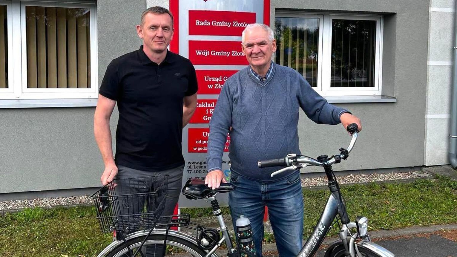 71-letni rowerzysta odwiedził Urząd Gminy Złotów. Ma na liczniku ponad 108 tysięcy kilometrów