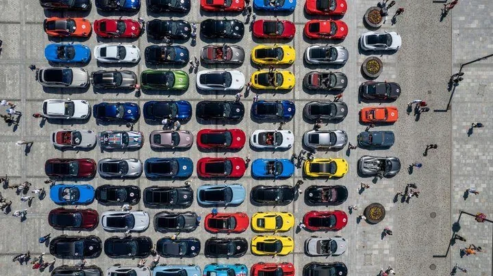 8 lipca 202685 Porsche ruszy z Jeleniej Góry. Start zobaczy każdy chętny