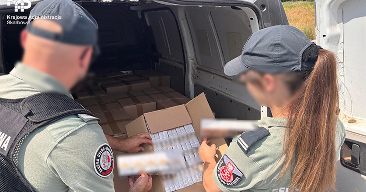 Akcja celników na terenie naszego powiatu. 200 tysięcy papierosów bez akcyzy w dostawczaku Data dodania artykułu: