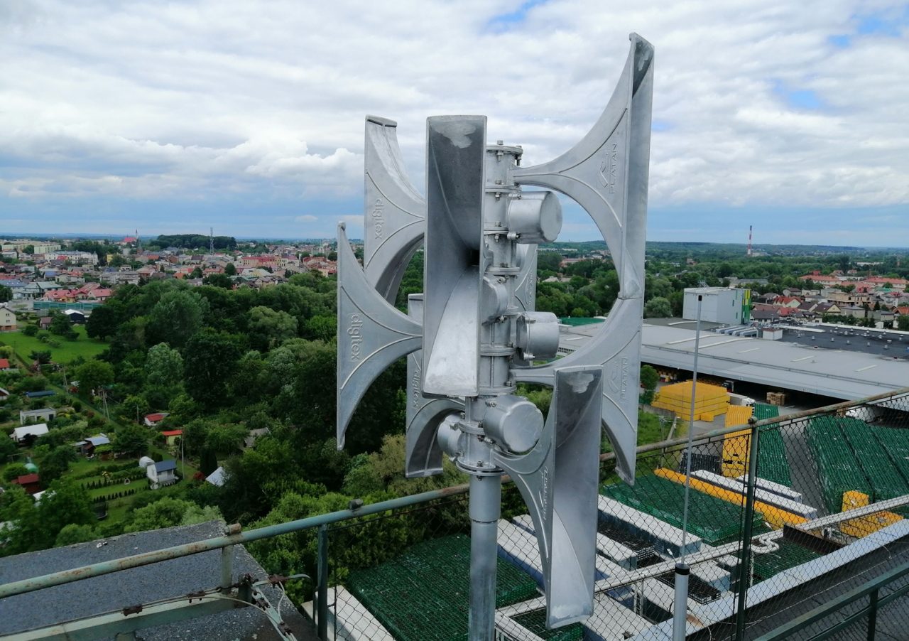 Alarm przeciwlotniczy i cisza informacyjna. Tak nie powinno to wyglądać