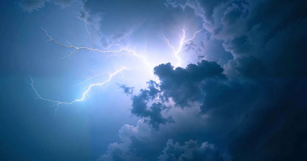 Alert RCB dla Śląska. Nad region nadciągają burze z gradem i silnym wiatrem