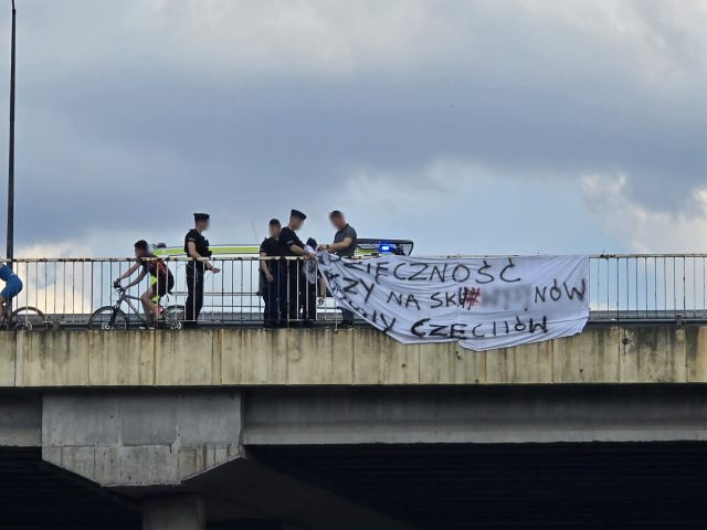 Antyukraiński baner na wiadukcie w Lublinie. Sprawą zajęła się prokuratura
