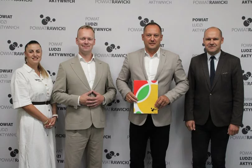 Arnold Ratajski dyrektorem I LO w Rawiczu na kolejną kadencję