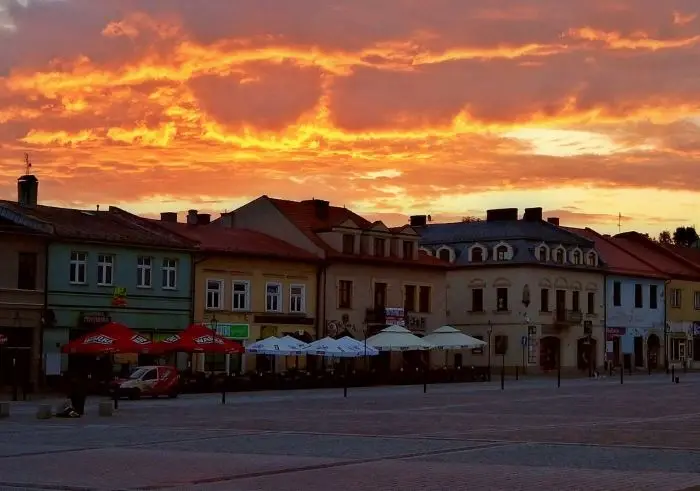 Artyści przełożyli muzykę na obrazy i rzeźby w Krzykawce