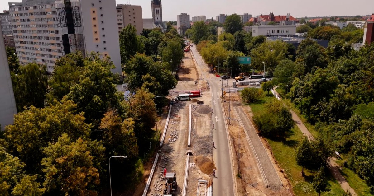 Asfaltowa przyszłość Gajowickiej coraz bliżej