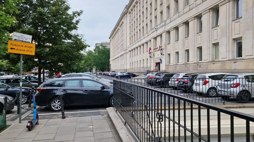 Parkowanie przy Ministerstwie Rolnictwa
