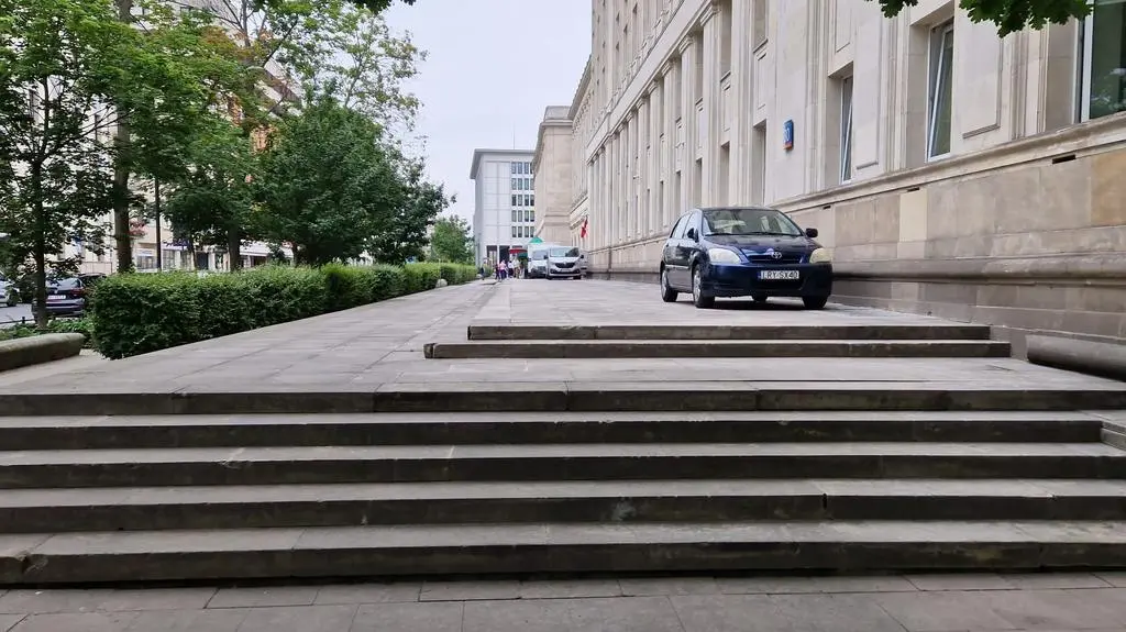 Parkowanie przy Ministerstwie Rolnictwa