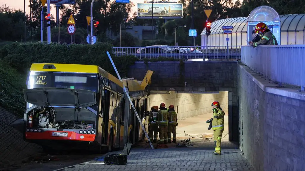 Wypadek autobusu w Warszawie