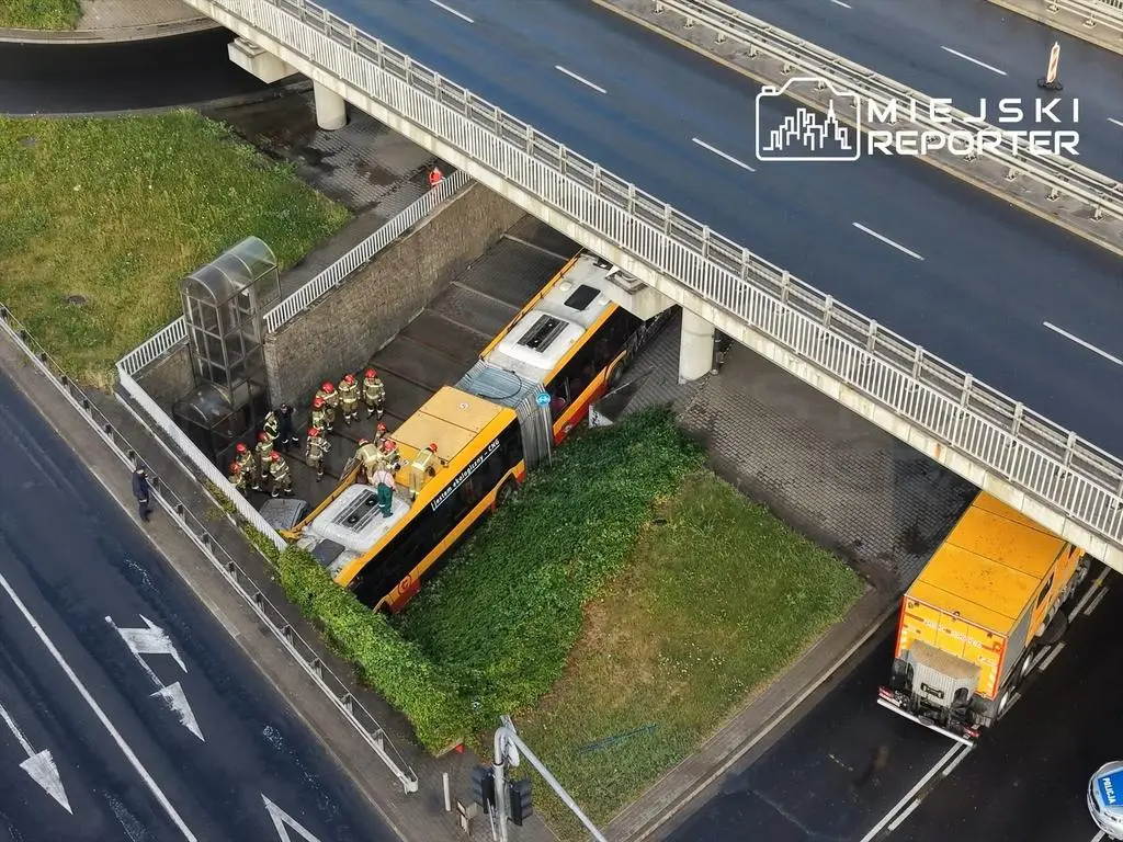 Wypadek autobusu miejskiego w Warszawie