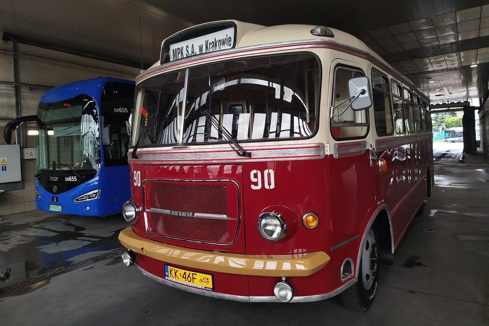 Autobus z lat 70. trafił do Krakowa. Dołączy do Krakowskiej Linii Muzealnej