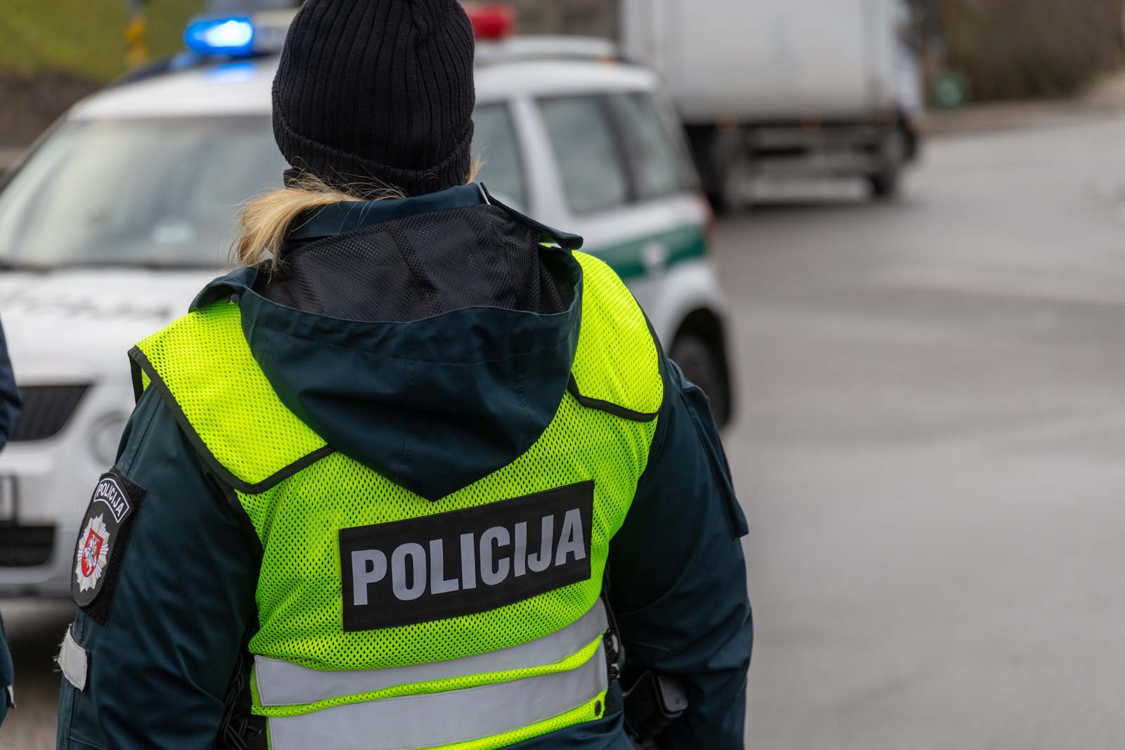 Policja na Litwie. Fot. Algimantas Barzdzius / Shutterstock.