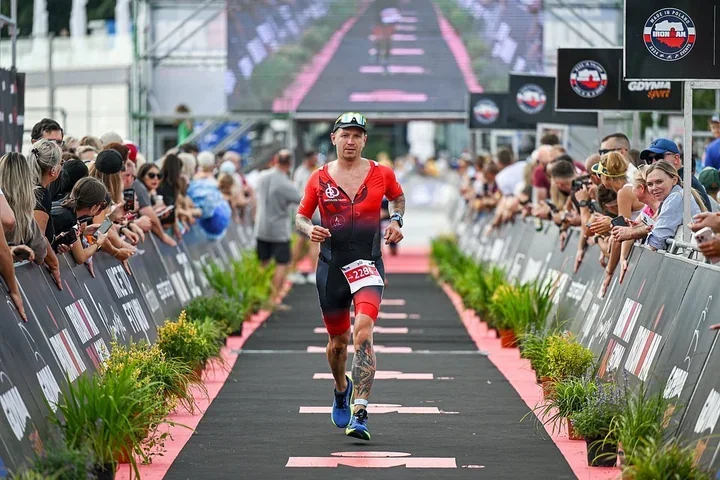Bałtyk, 90 kilometrów na rowerze i finisz na plaży. Triathlon w Gdyni