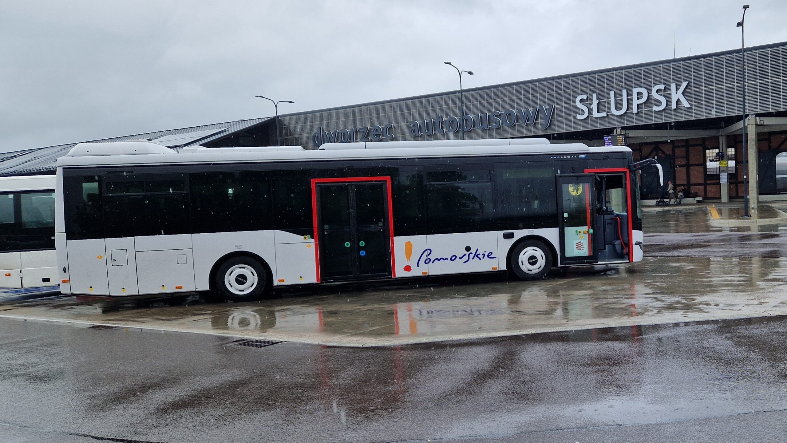 Bezpieczniej, wygodniej, ciszej i ekologicznie. Nasze elektryki już na trasie