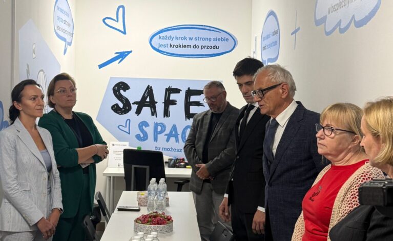 Bezpłatna i anonimowa pomoc psychologiczna w Galerii Jurajskiej. Safe Space” działa także w wakacje.