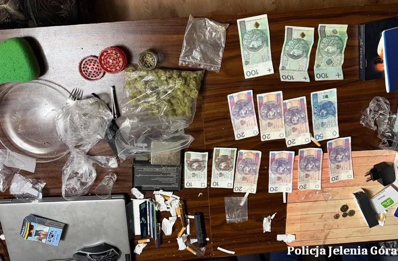 Blisko 300 porcji marihuany w rękach policji. 20-letni diler z Karpacza zatrzymany