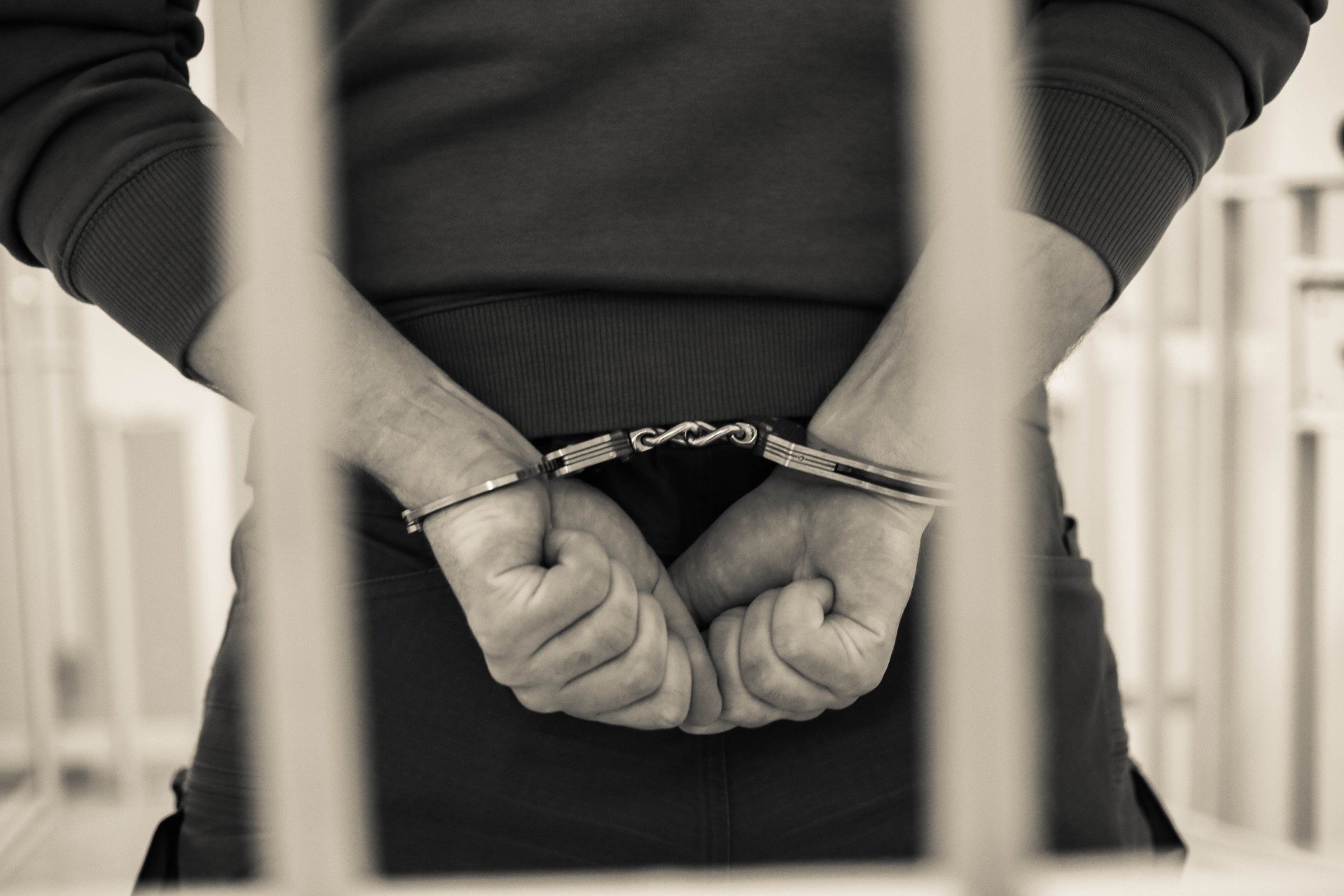 Brutalnie zaatakowali mężczyznę, użyli maczety i gazu. Namierzyła ich policja