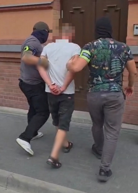 Brutalny rozbój z bronią w ręku w firmie pod Kórnikiem. Zatrzymano Ukraińca