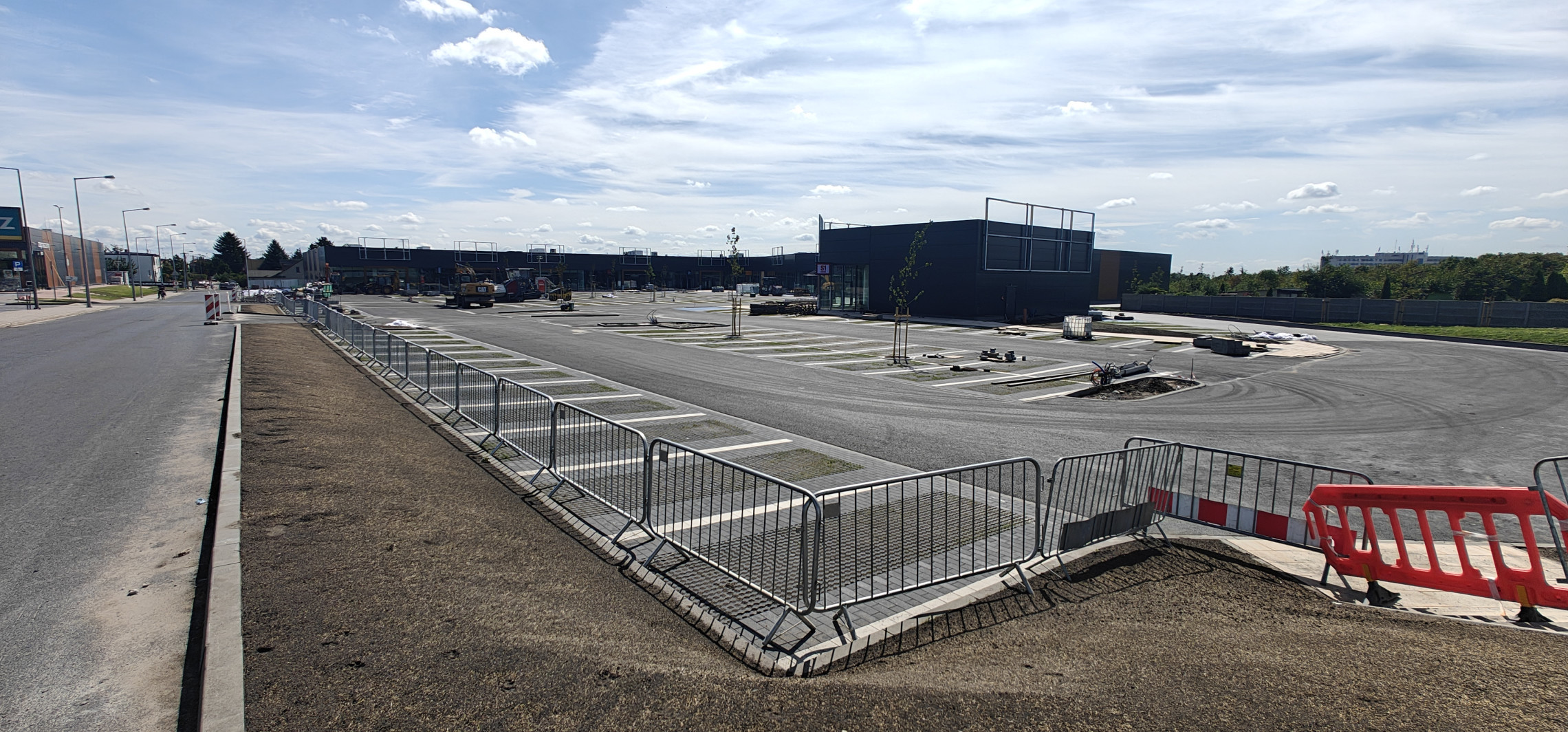 Budowa nowego centrum handlowego na finiszu
