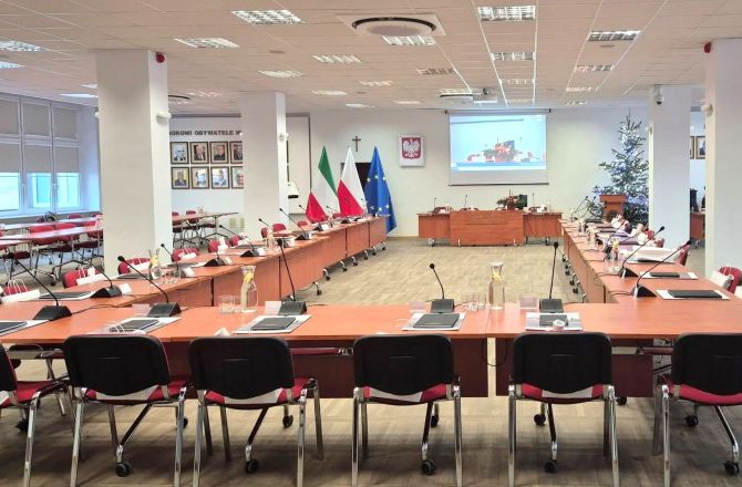 Bunt radnej. Kontrowersje wokół nagłej sesji