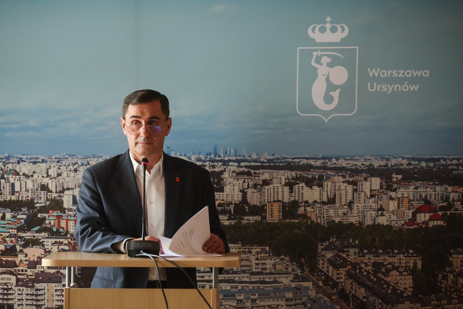 Burmistrz Ursynowa pozostaje na stanowisku. Radni odrzucili wniosek o jego odwołanie