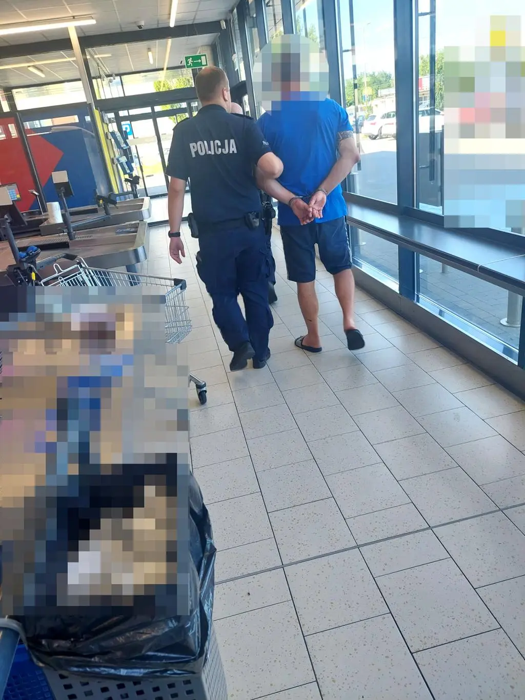 Był poszukiwany, wpadł podczas kradzieży sklepowej