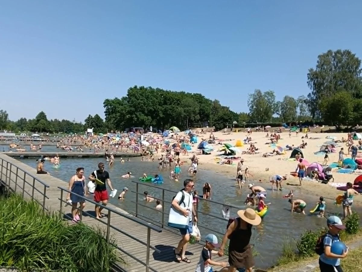 Był zakaz kąpieli na popularnym akwenie. Sanepid znów sprawdził wodę i wydał komunikat