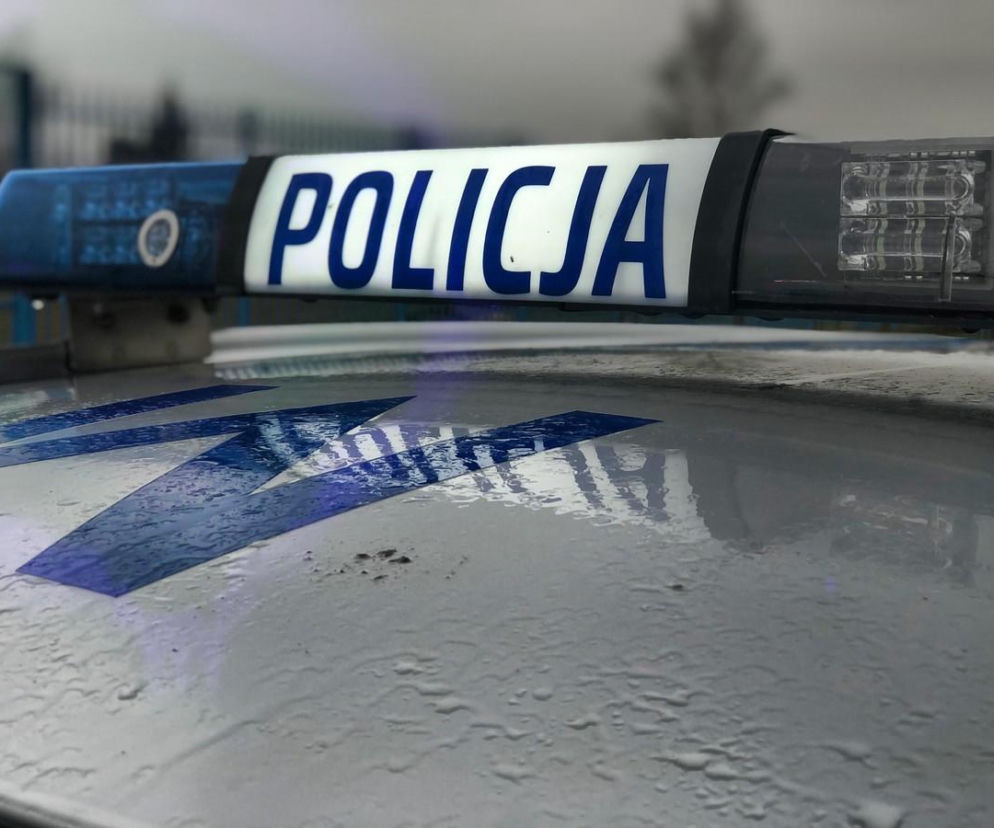 Radiowóz z napisem Policja na dachu. O interwencji w kołobrzeskim autobusie przeczytasz na Eska Szczecin.