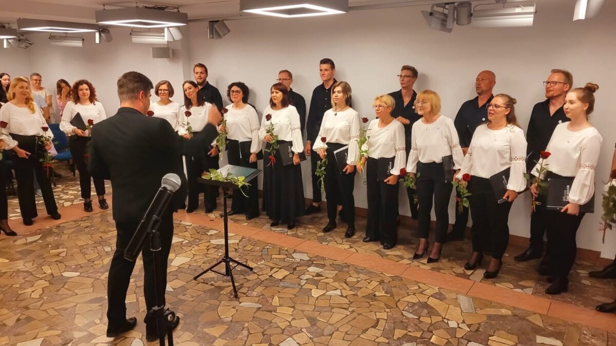 Chór The Hoor z dotacją na Święto Niepodległości