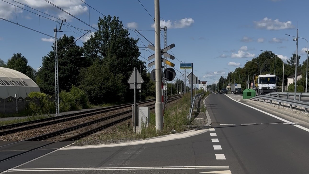 Chwila nieuwagi, dramat na torach i zarzuty dla kierowcy MPK