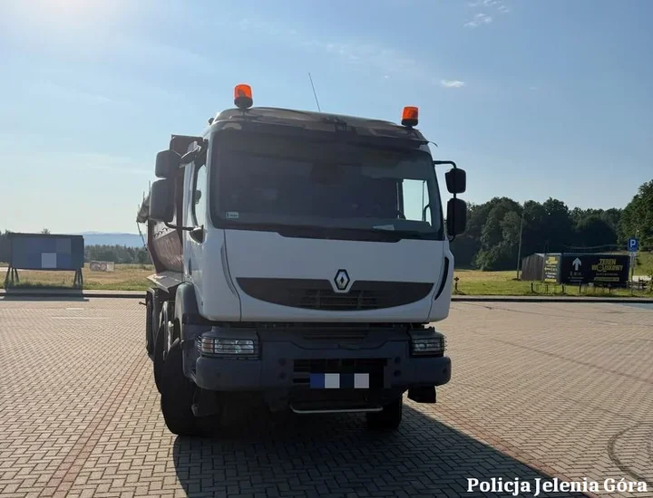 Ciężarówka Renault zatrzymana w Jeleniej Górze. Lista usterek zaskakuje
