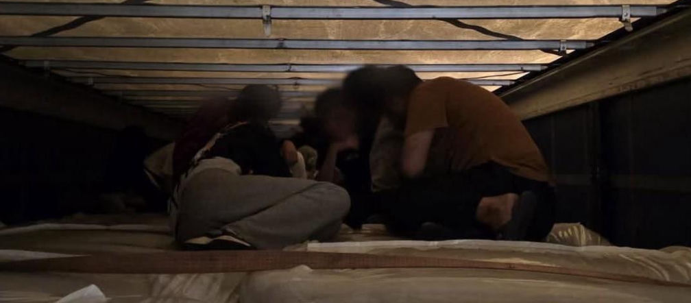 Ciężarówka z 27 migrantami wpadła w Budzisku. Kierowca z Rumunii aresztowany